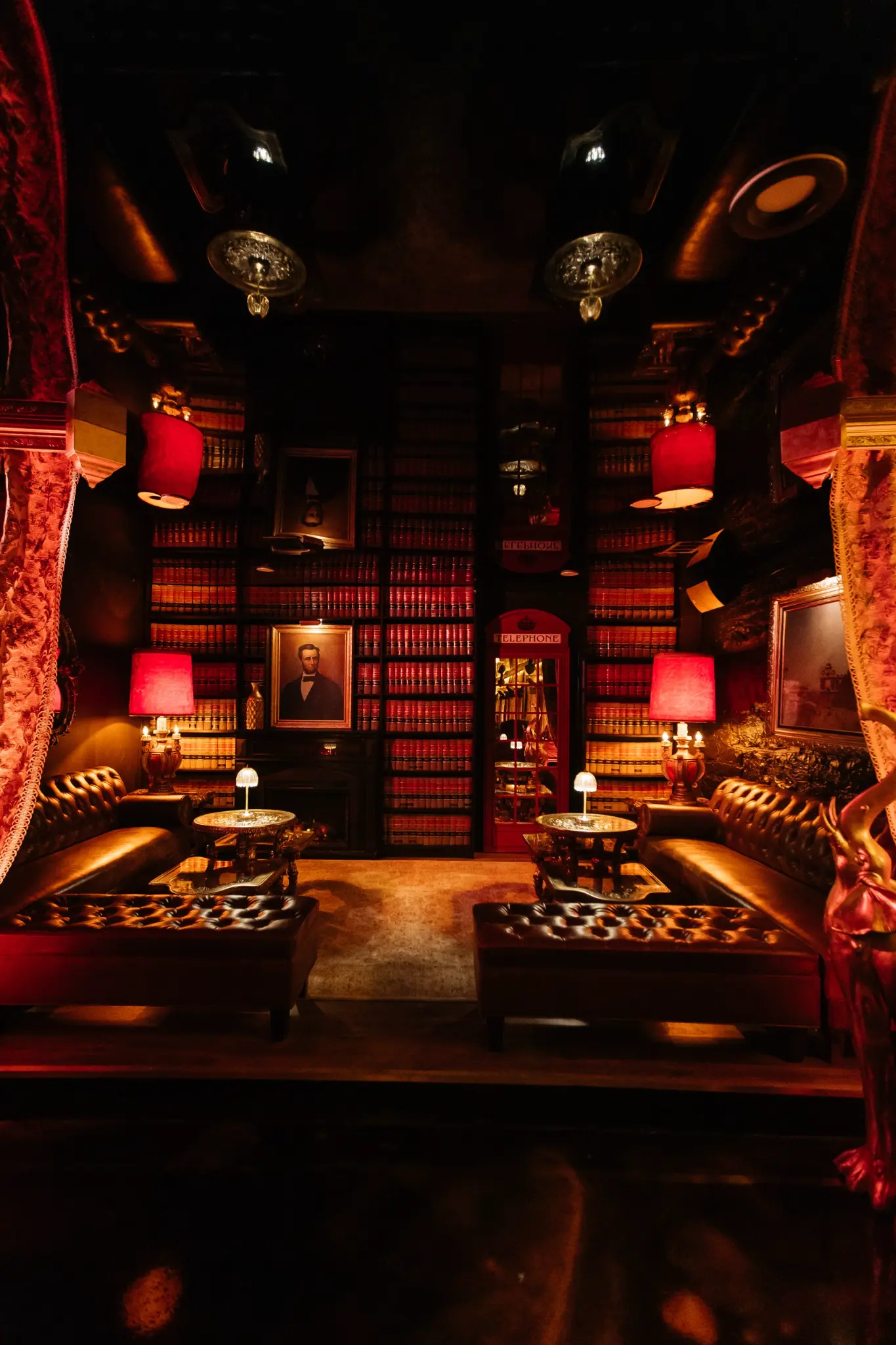 Caché Chicago Interior